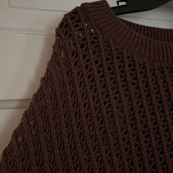 Old Navy Chocolate Brown Cropped Beach Sweater - Picture 5 of 5